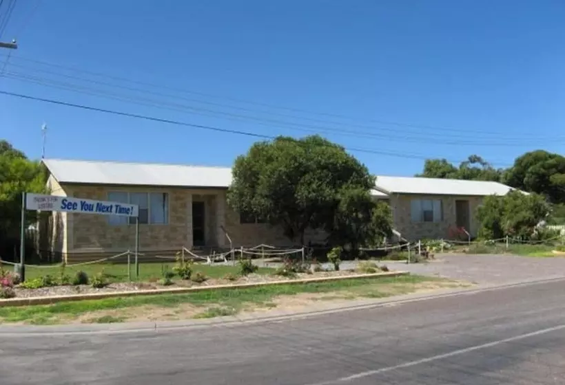 Hotelli Arno Bay Caravan Park