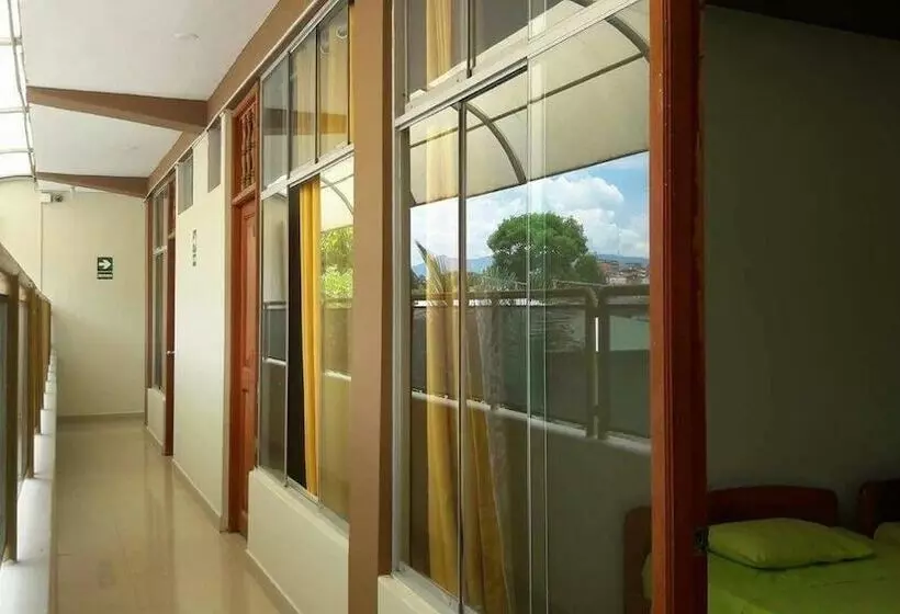 ホテル Hospedaje Jhunior