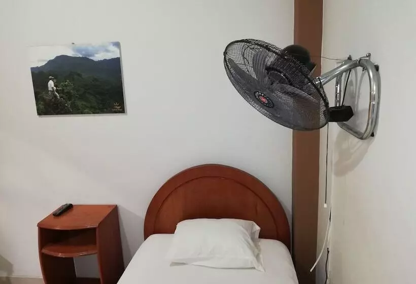 ホテル Hospedaje Jhunior