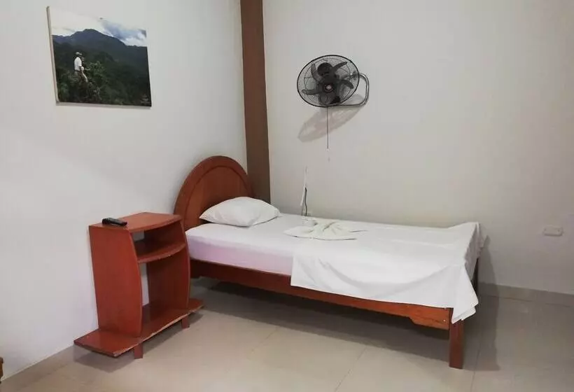 ホテル Hospedaje Jhunior