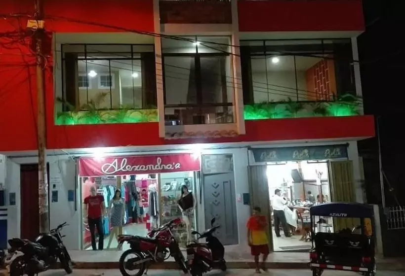 ホテル Hospedaje Piolin