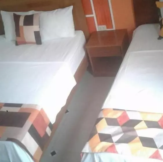 ホテル Hospedaje Piolin