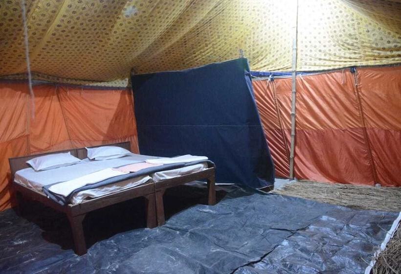 Отель Kumbha Kamps