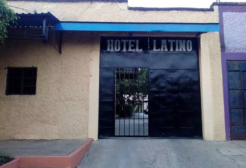 هتل Latino