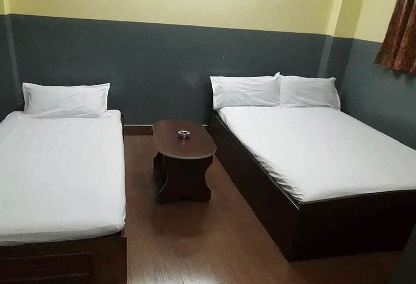 هتل Myagdi Chhahari Guest House