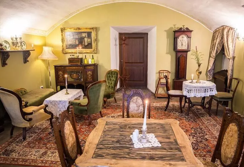 هتل Pakruojis Manor S Palace Boutique