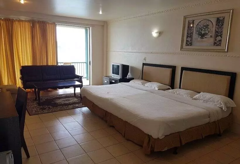 هتل Puataukanave International