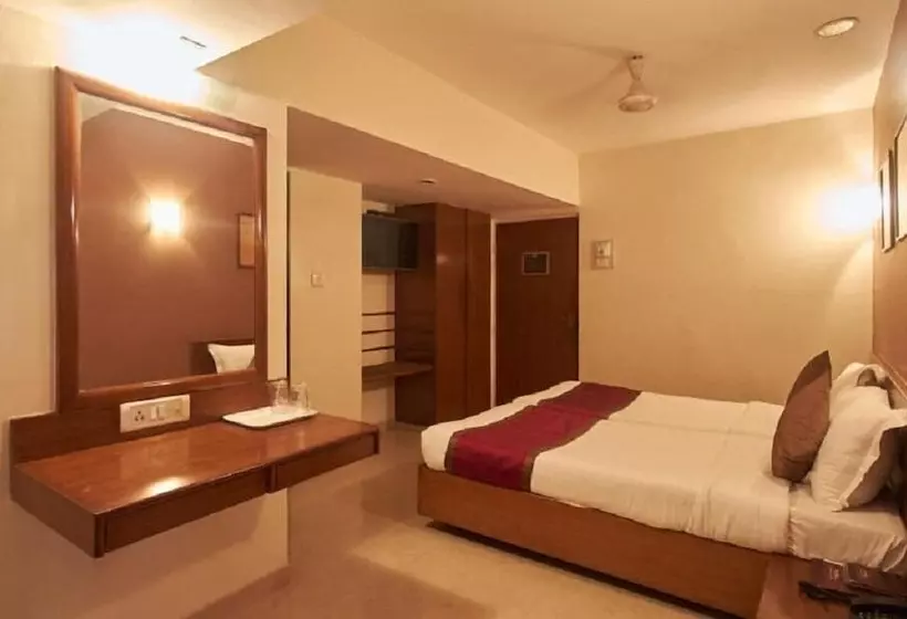 هتل Room Maangta 213   Juhu