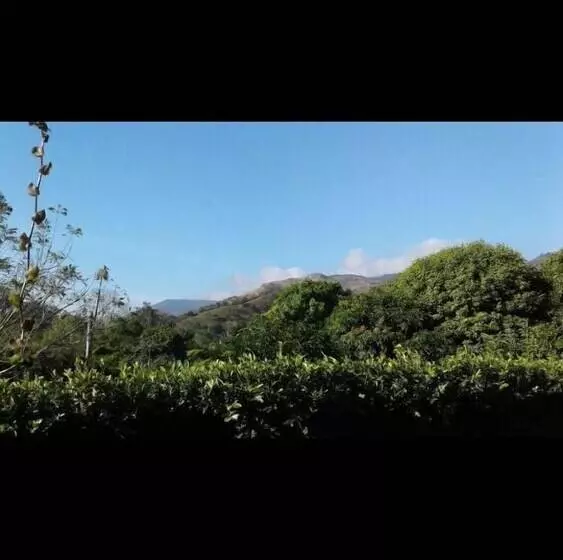 هتل Y Restaurante Las Orquídeas