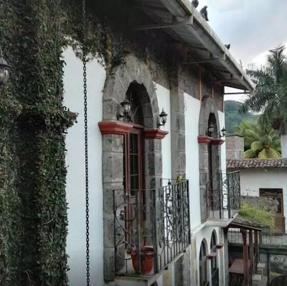 هتل Y Restaurante Las Orquídeas