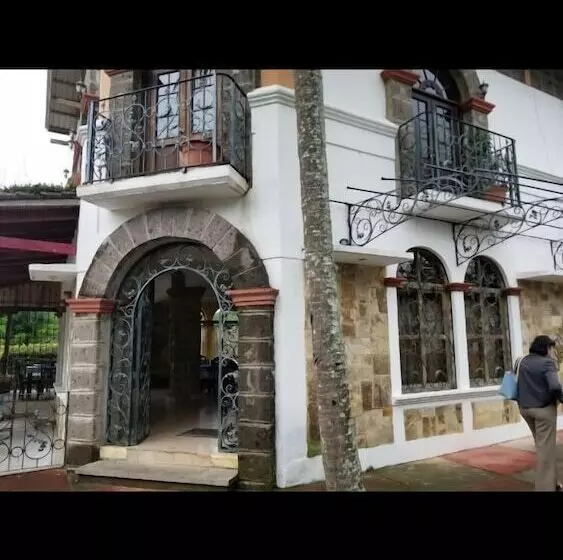 هتل Y Restaurante Las Orquídeas