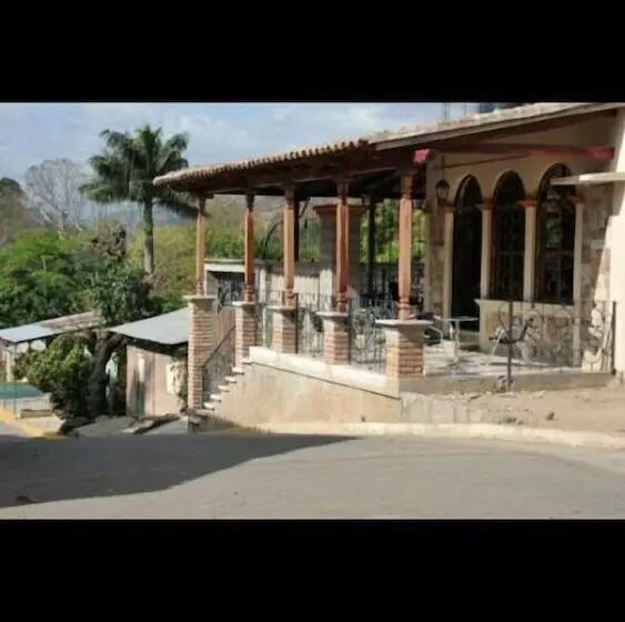 هتل Y Restaurante Las Orquídeas