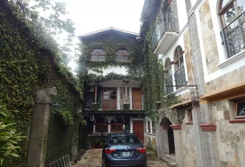 هتل Y Restaurante Las Orquídeas
