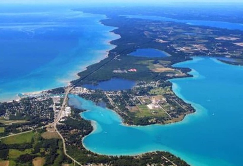 모텔 Elk Rapids Lakeshore Inn