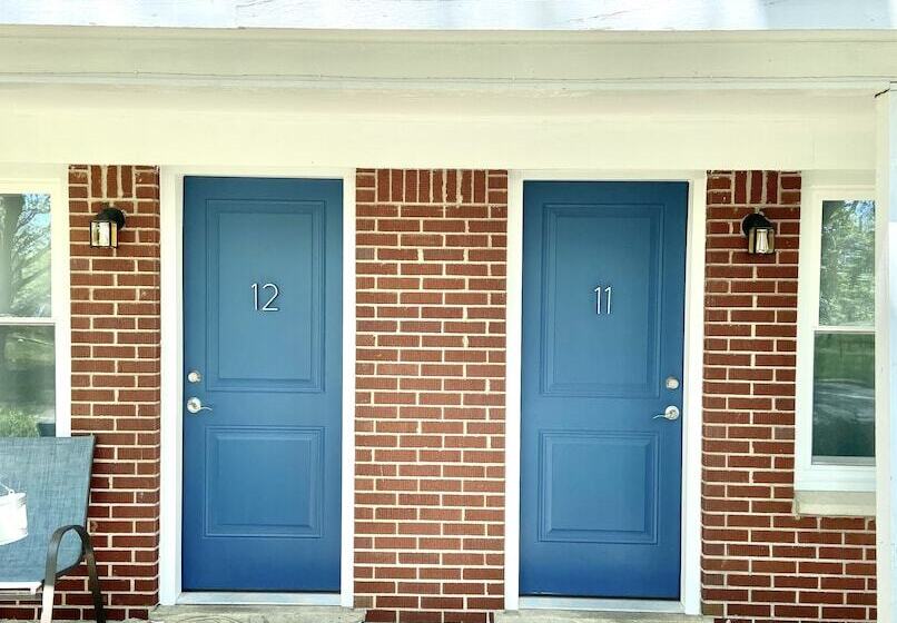 모텔 Elk Rapids Lakeshore Inn