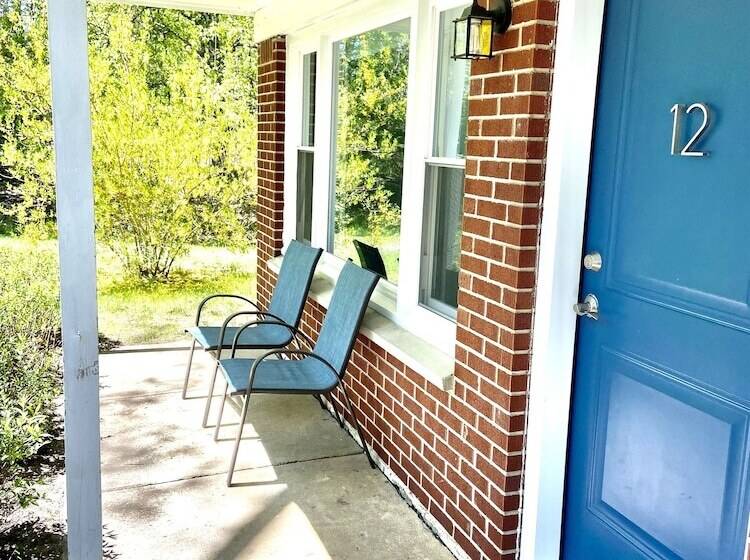 모텔 Elk Rapids Lakeshore Inn