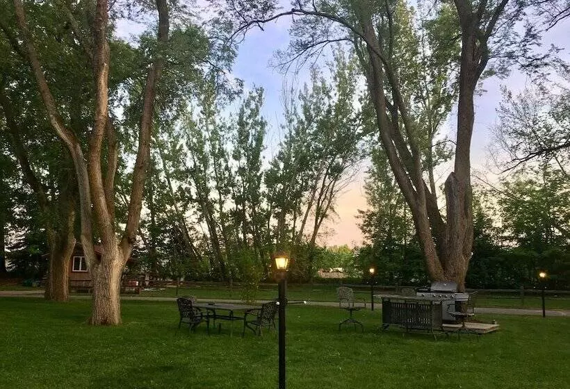 Motelli Elk Rapids Lakeshore Inn