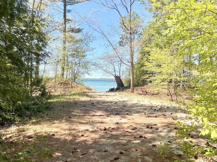 모텔 Elk Rapids Lakeshore Inn