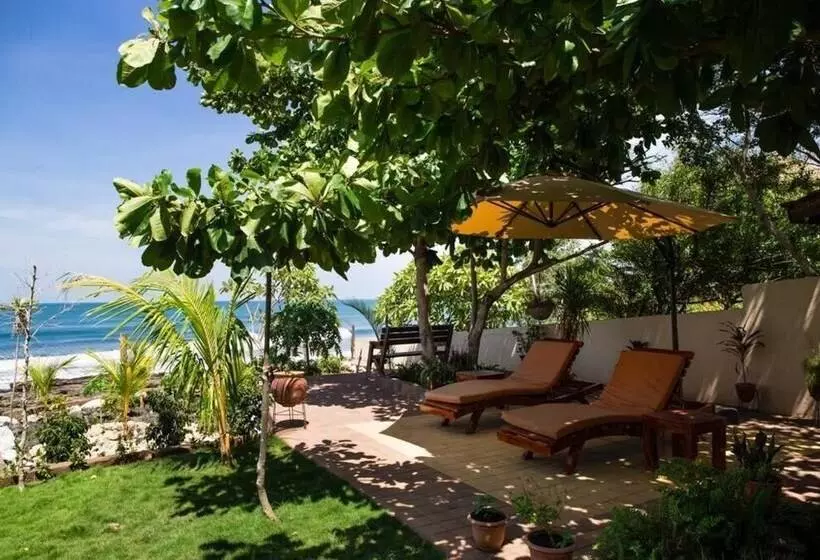 Odoya Beach Hostel