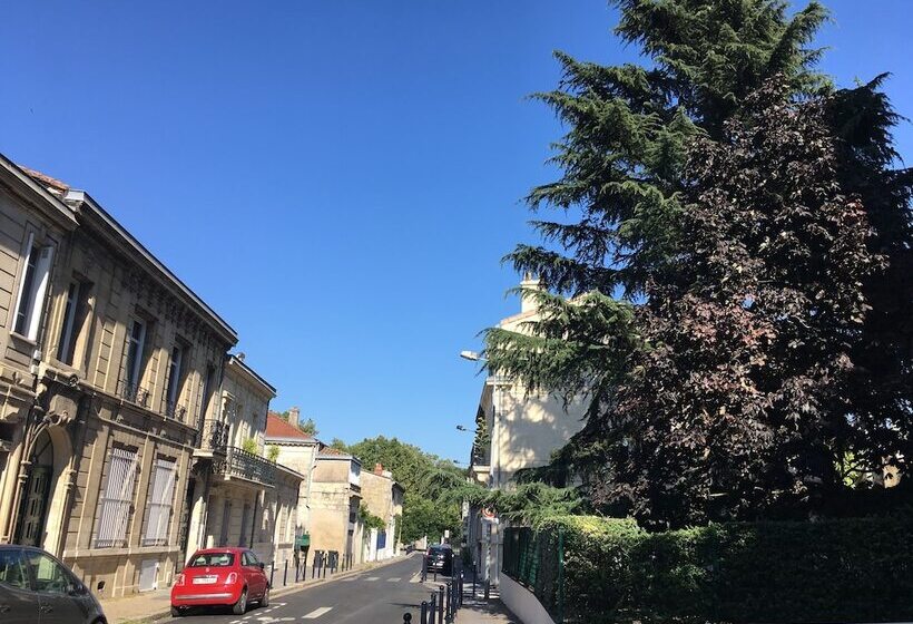 پانسیون Blue Lodge In Bordeaux