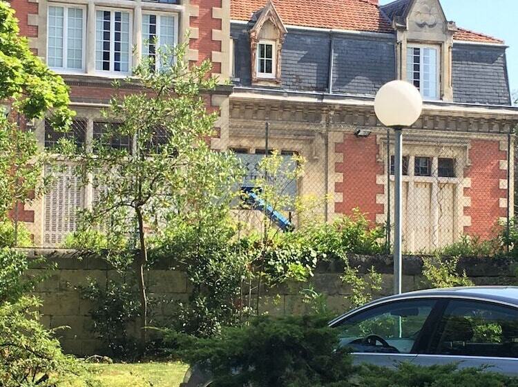 پانسیون Blue Lodge In Bordeaux