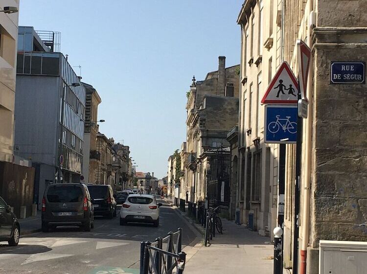پانسیون Blue Lodge In Bordeaux