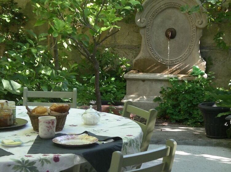 پانسیون Blue Lodge In Bordeaux