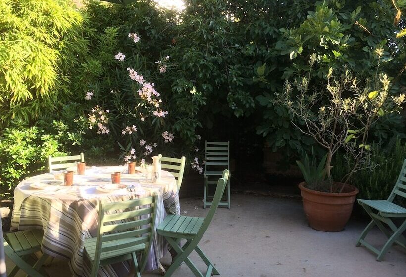 پانسیون Blue Lodge In Bordeaux