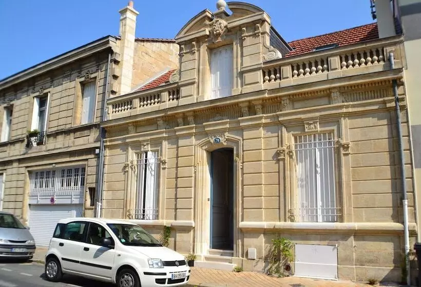 پانسیون Blue Lodge In Bordeaux