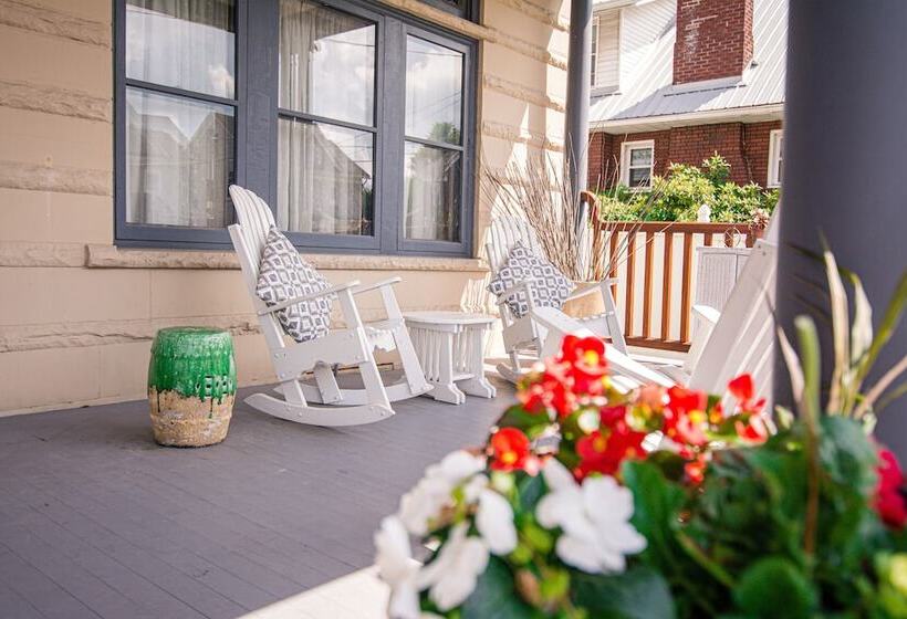 The Levi Deal Mansion Bed & Breakfast