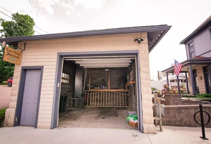 The Levi Deal Mansion Bed & Breakfast