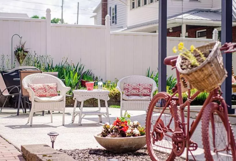 The Levi Deal Mansion Bed & Breakfast