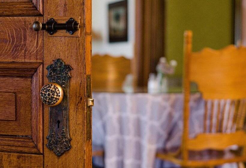 The Levi Deal Mansion Bed & Breakfast