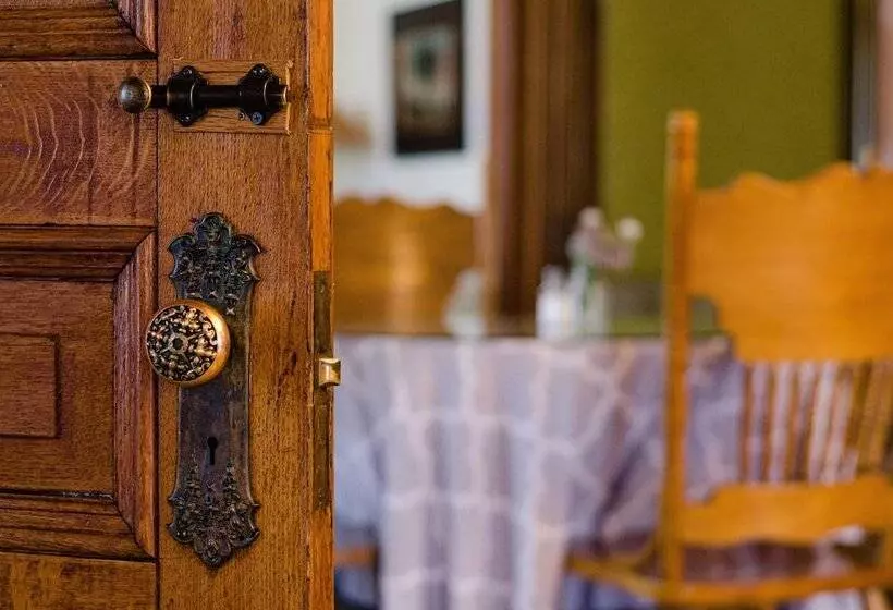 The Levi Deal Mansion Bed & Breakfast