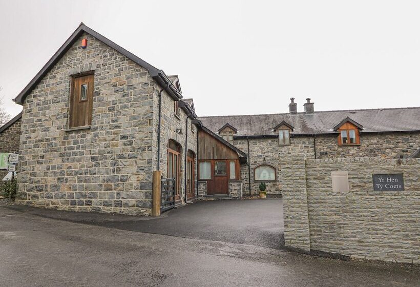 Yr Hen Ty Coets