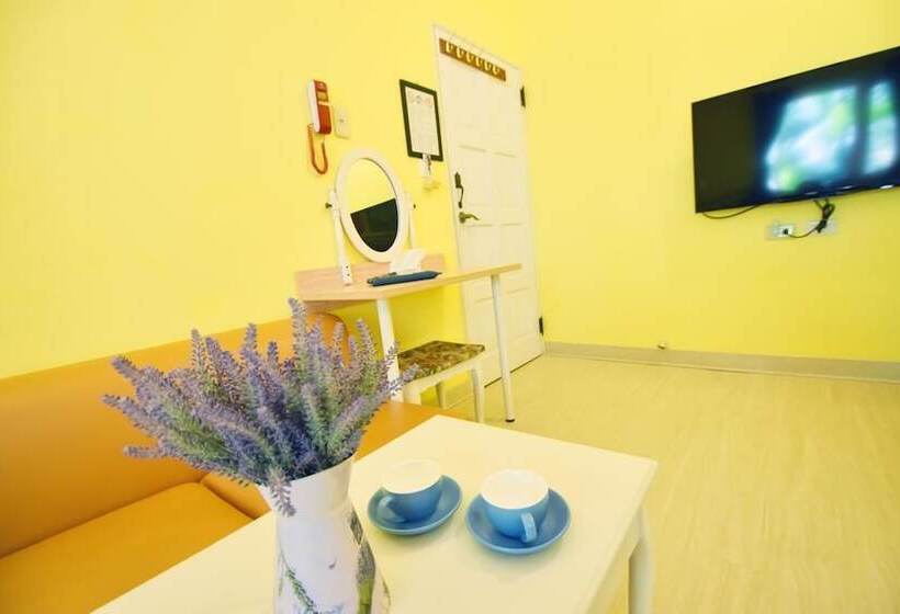 تختخواب و صبحانه Springcreek Hostel