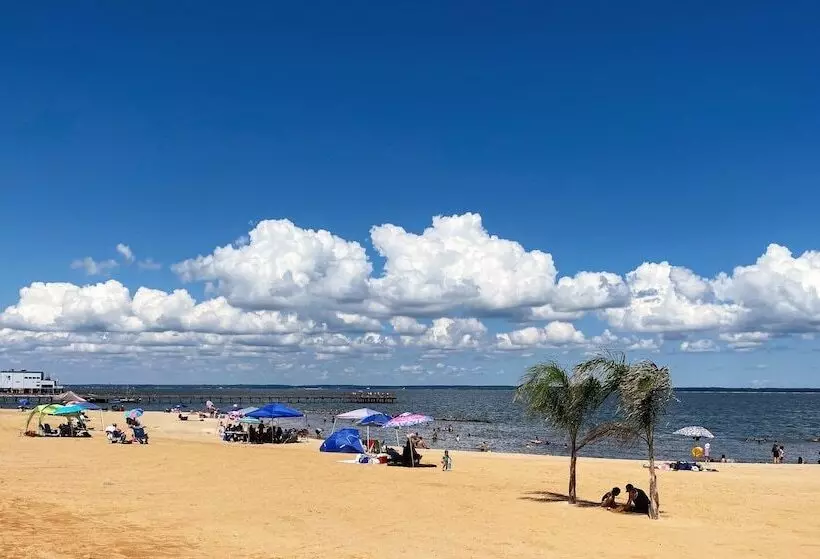 Colonial Beach Plaza Bed & Breakfast