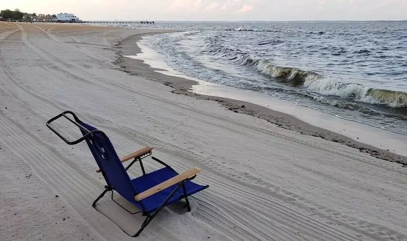 Colonial Beach Plaza Bed & Breakfast