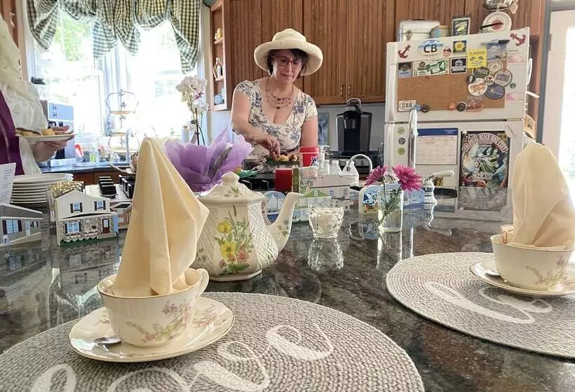 Colonial Beach Plaza Bed & Breakfast