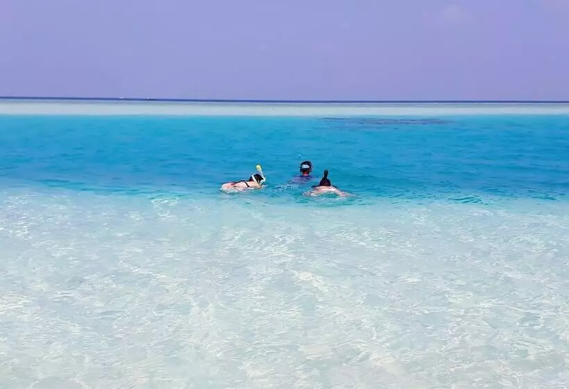 هتل Rasdhoo Sea View