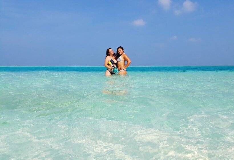 هتل Rasdhoo Sea View