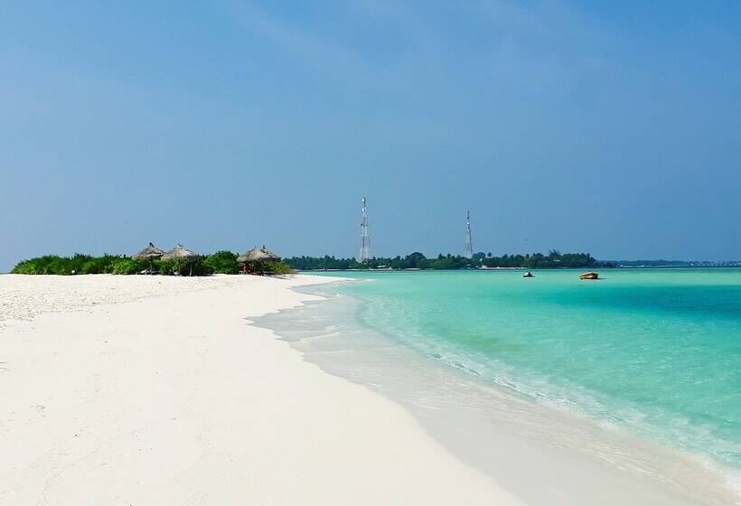 هتل Rasdhoo Sea View