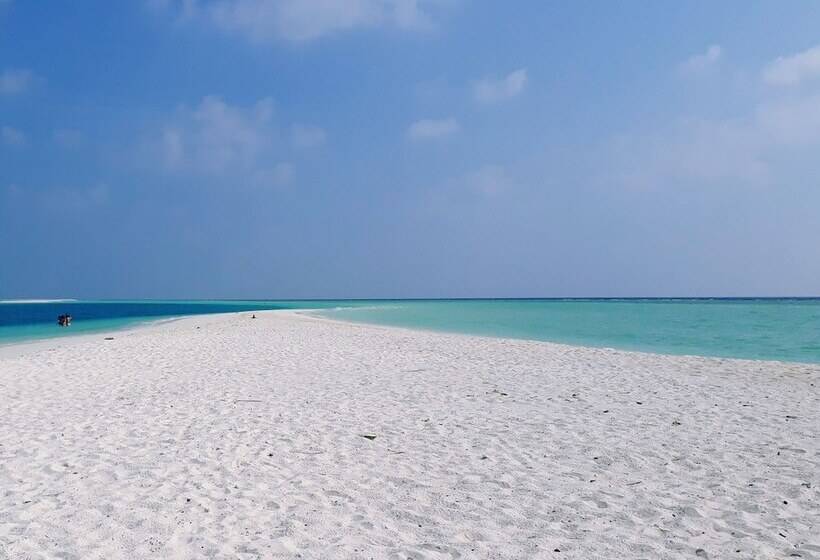 هتل Rasdhoo Sea View