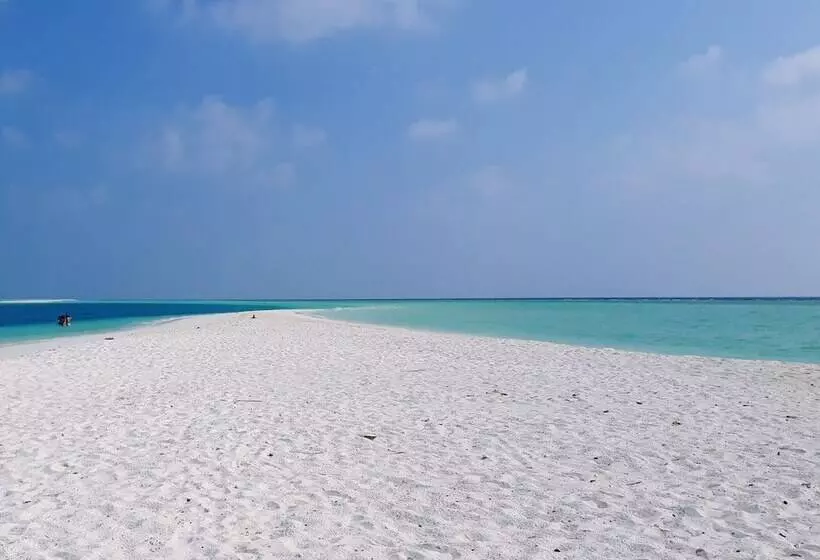 هتل Rasdhoo Sea View