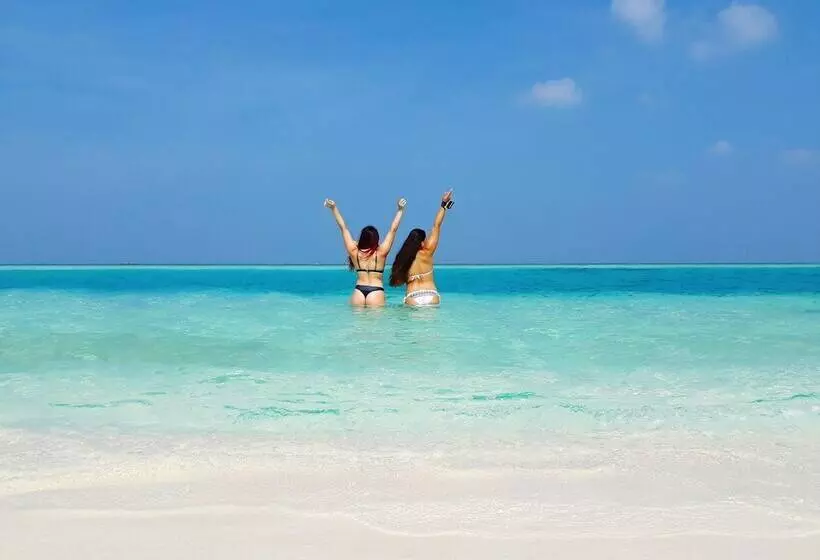 هتل Rasdhoo Sea View