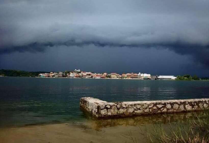 هتل Santa Bárbara Tikal