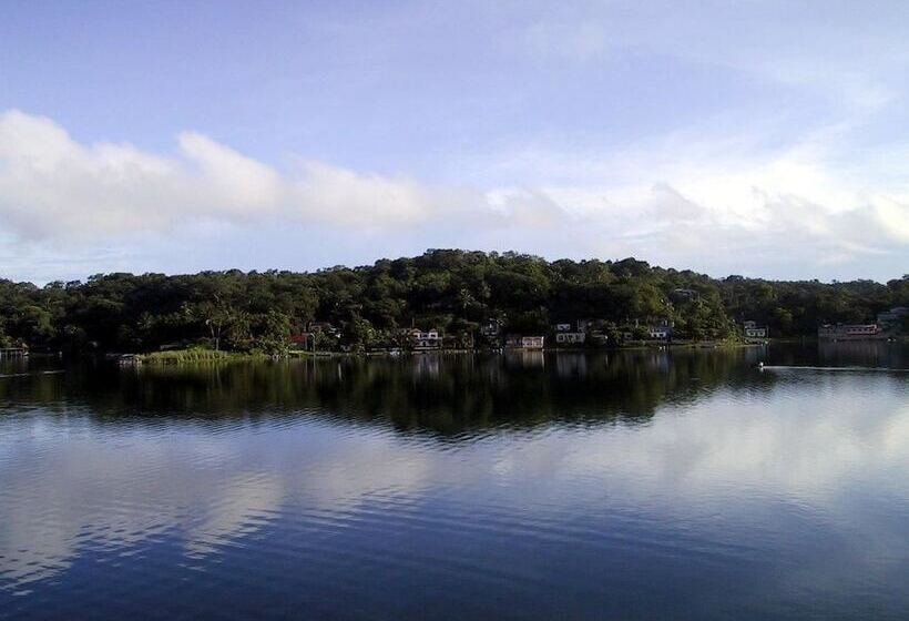 هتل Santa Bárbara Tikal