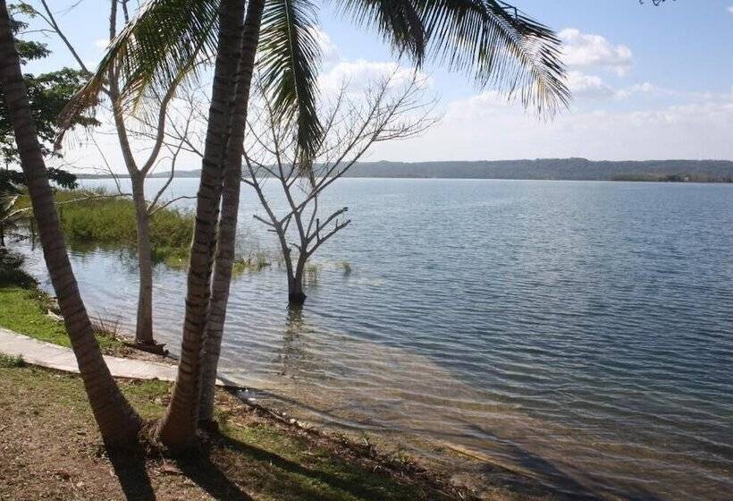 هتل Santa Bárbara Tikal