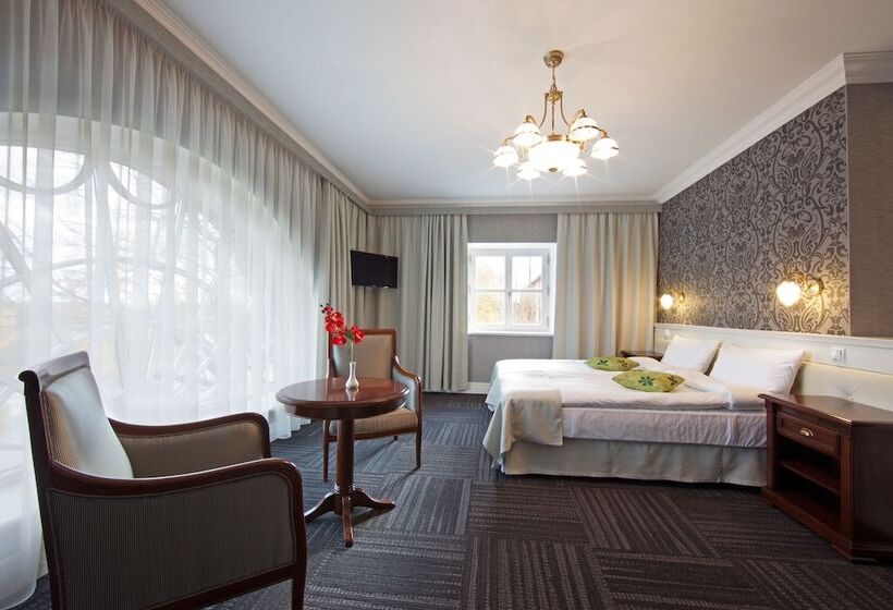 هتل Skrunda Manor