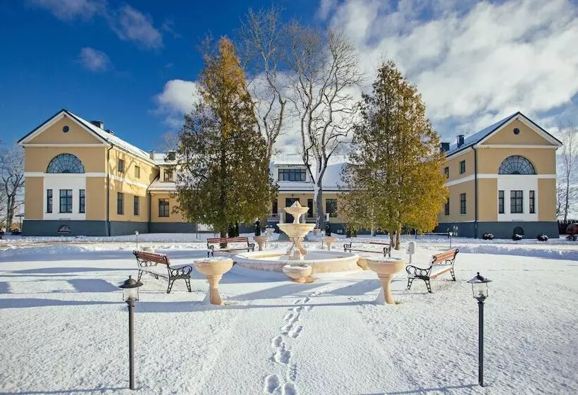 هتل Skrunda Manor
